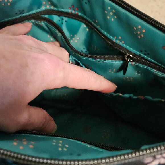 Lug Stretch crossbody NWT in Bloom Black - Picture 4 of 7